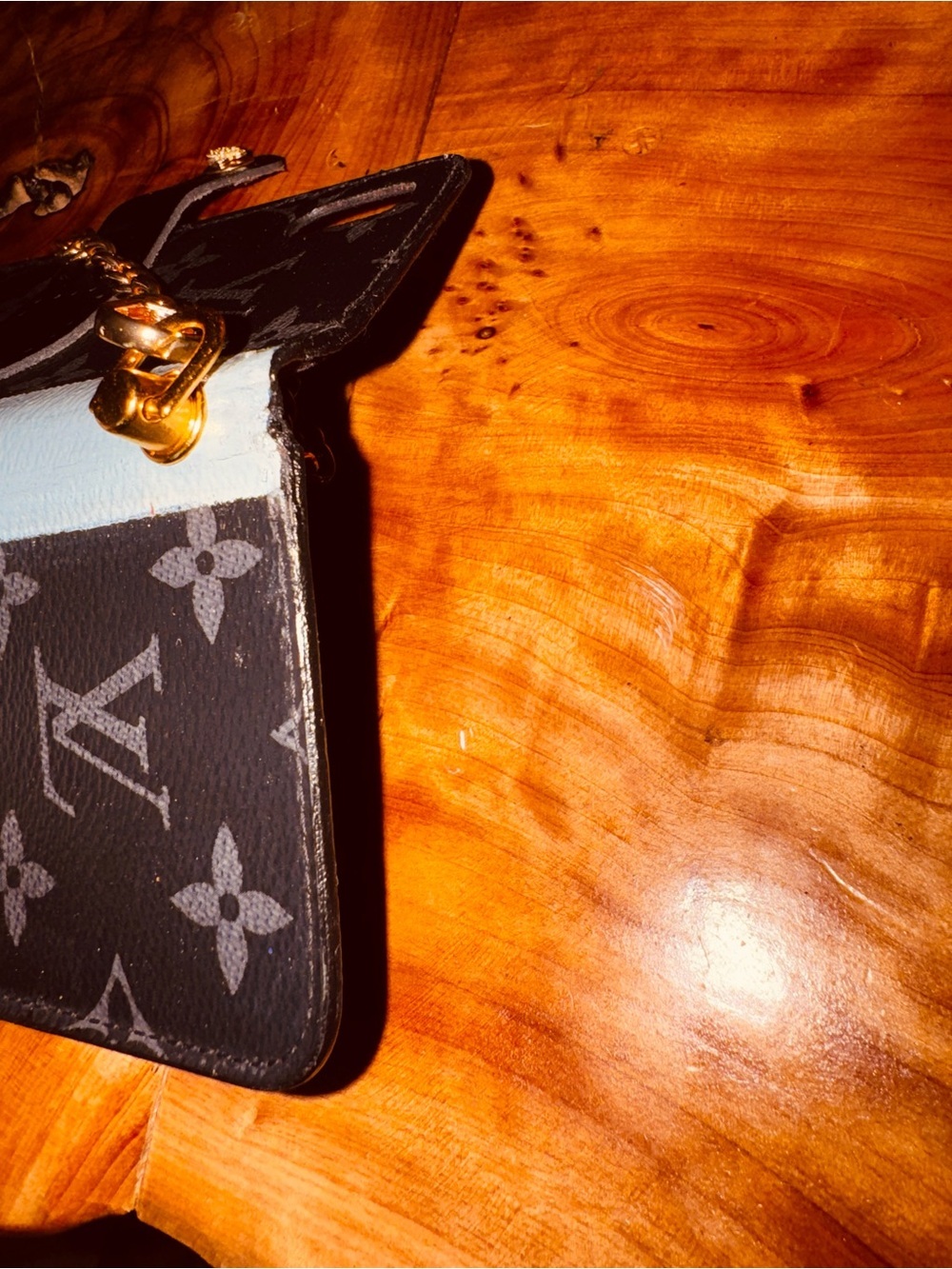 Louis Vuitton Monogram Eclipse iPhone X Folio case reinvented - Picture 12 of 15